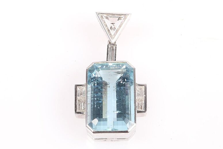 Aquamarin Anhänger mit Diamanten