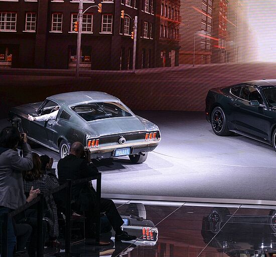 Der originale Ford Mustang GT Fastback aus dem Film Bullitt und ein neues Modell auf der NAIAS