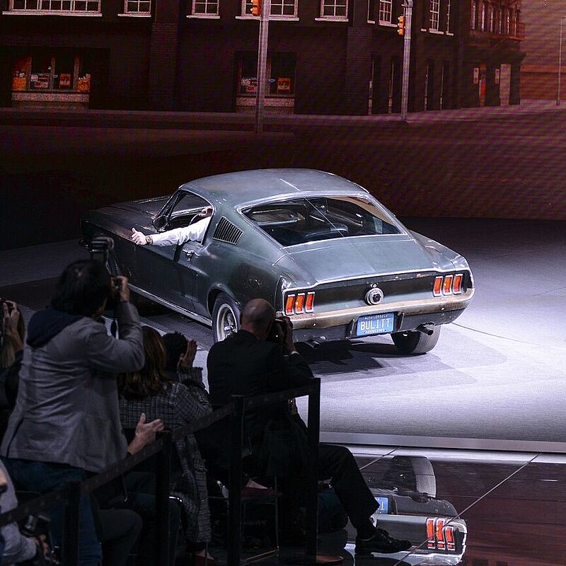 Der originale Ford Mustang GT Fastback aus dem Film Bullitt und ein neues Modell auf der NAIAS