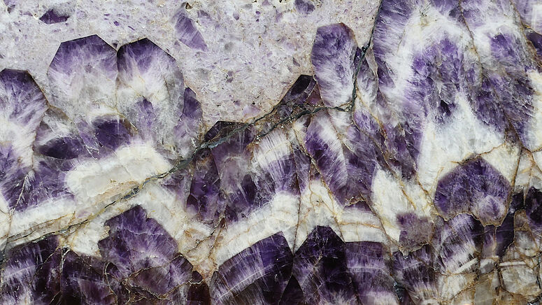 Polierte Platte Bänderamethyst Maissau