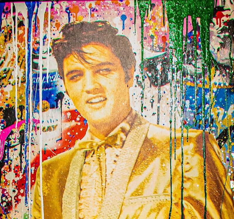 Elvis Presley in Gold Anzug