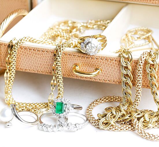 Schmuck aufbewahren in Kassette