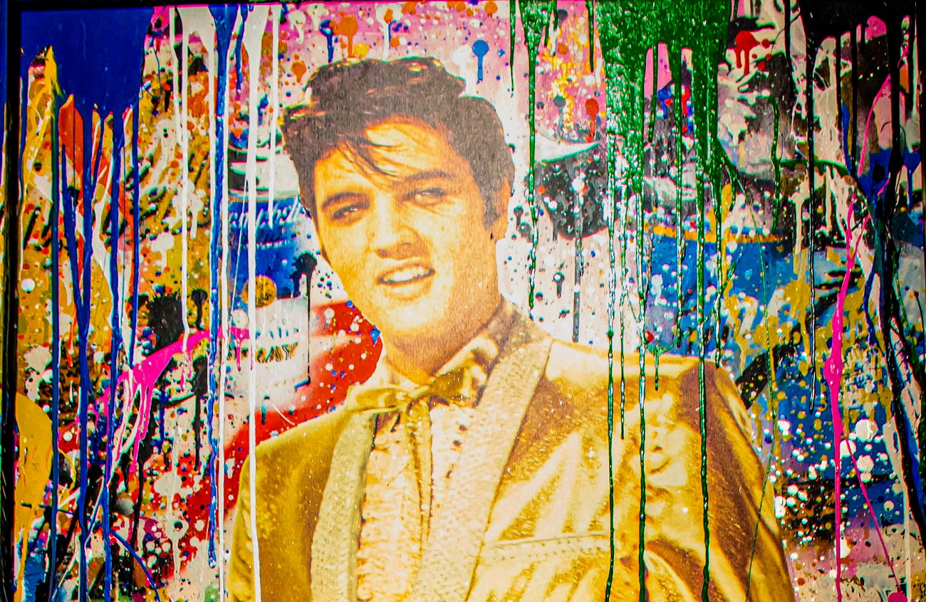 Elvis Presley in Gold Anzug